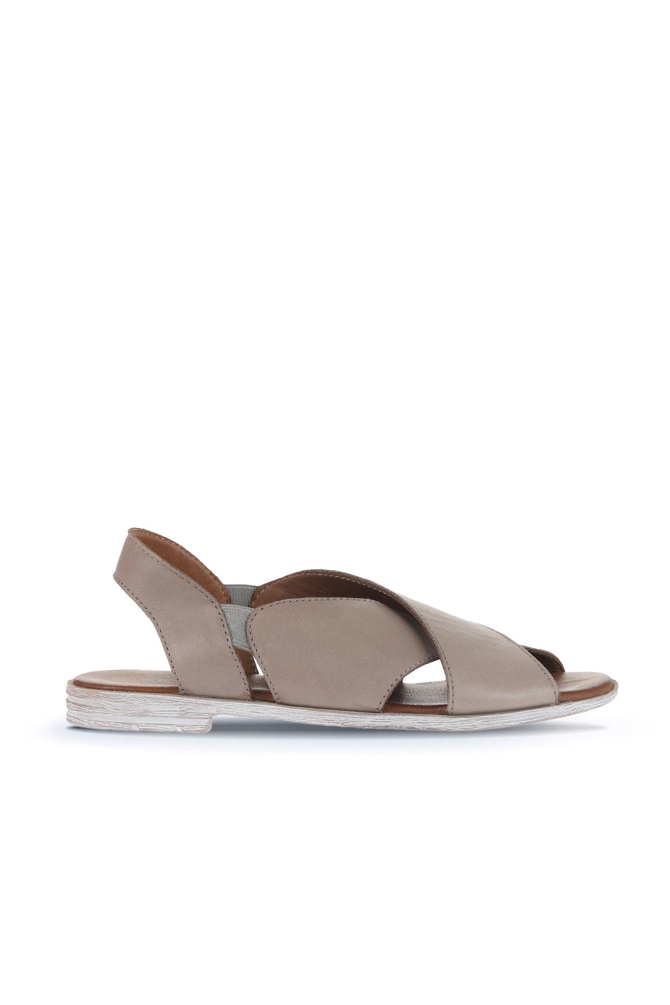 Bueno Women's Leather Flat Sandal
