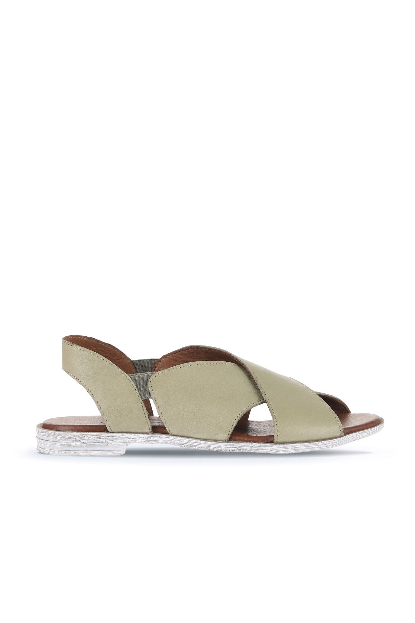 Bueno Women's Leather Flat Sandal