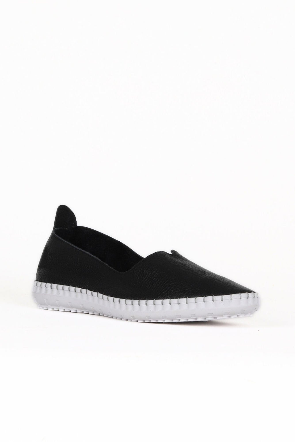 Bueno Women's Leather Ballerina