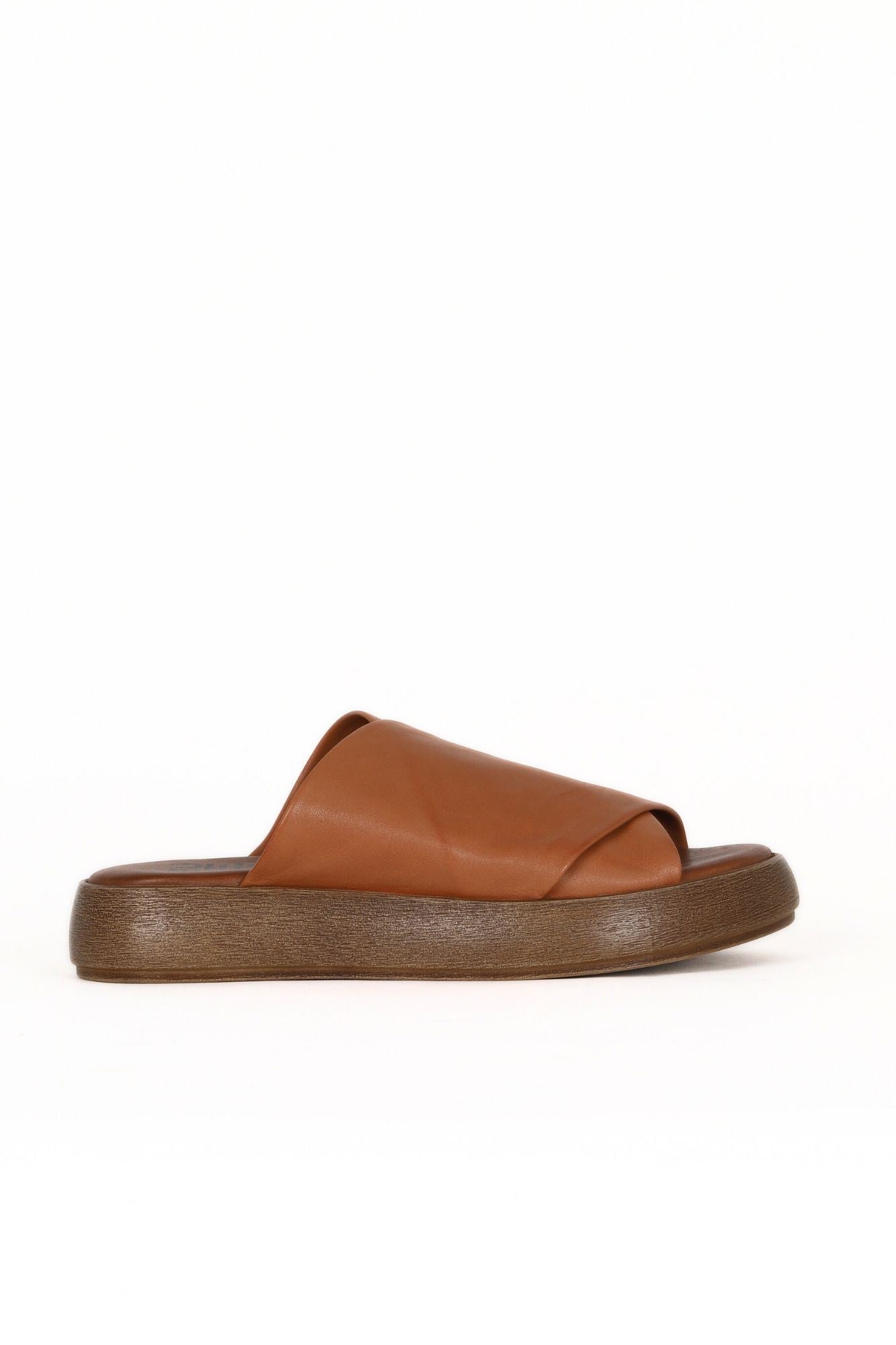 Bueno Women's Leather Flat Slipper