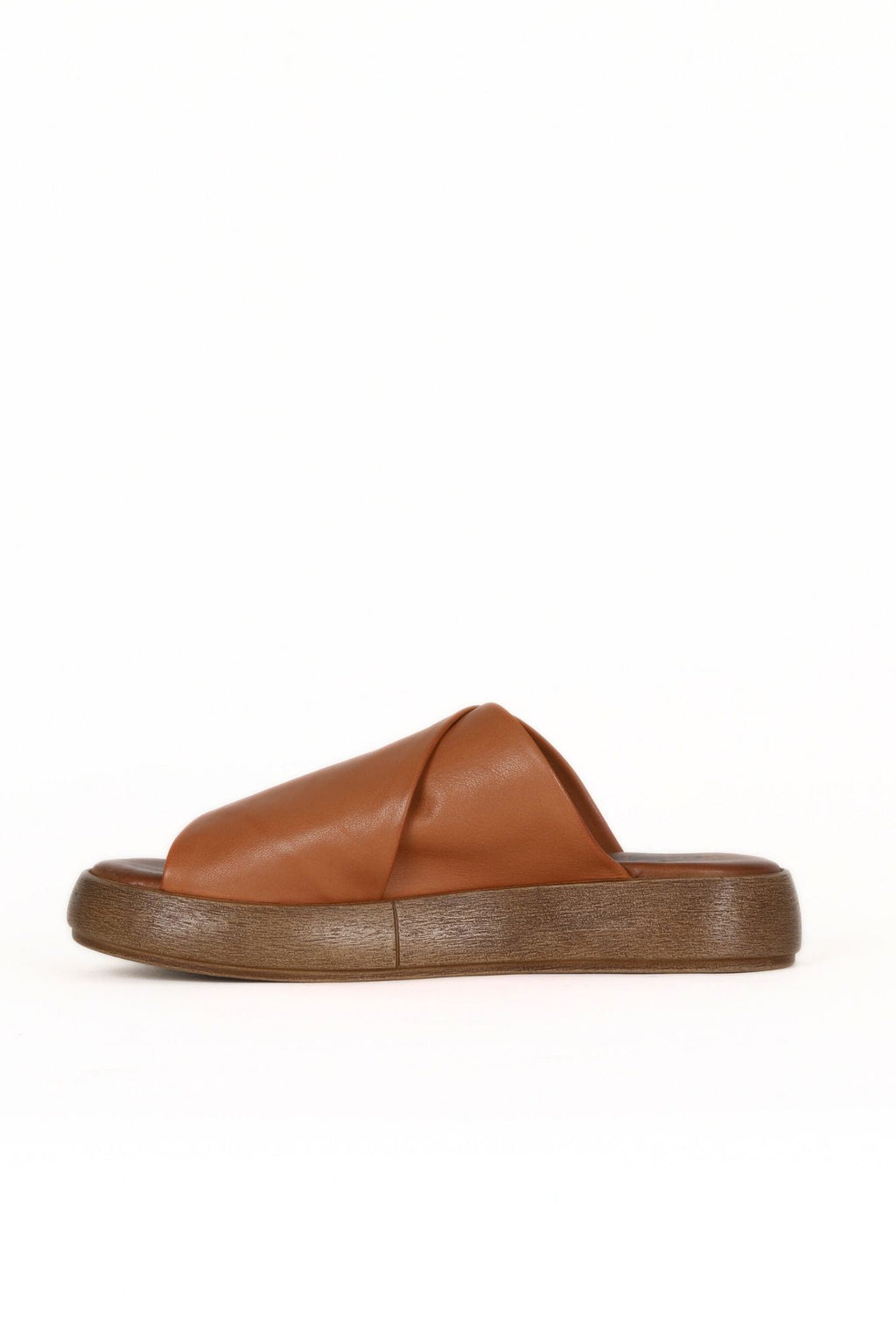 Bueno Women's Leather Flat Slipper