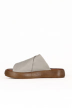 Bueno Women's Leather Flat Slipper