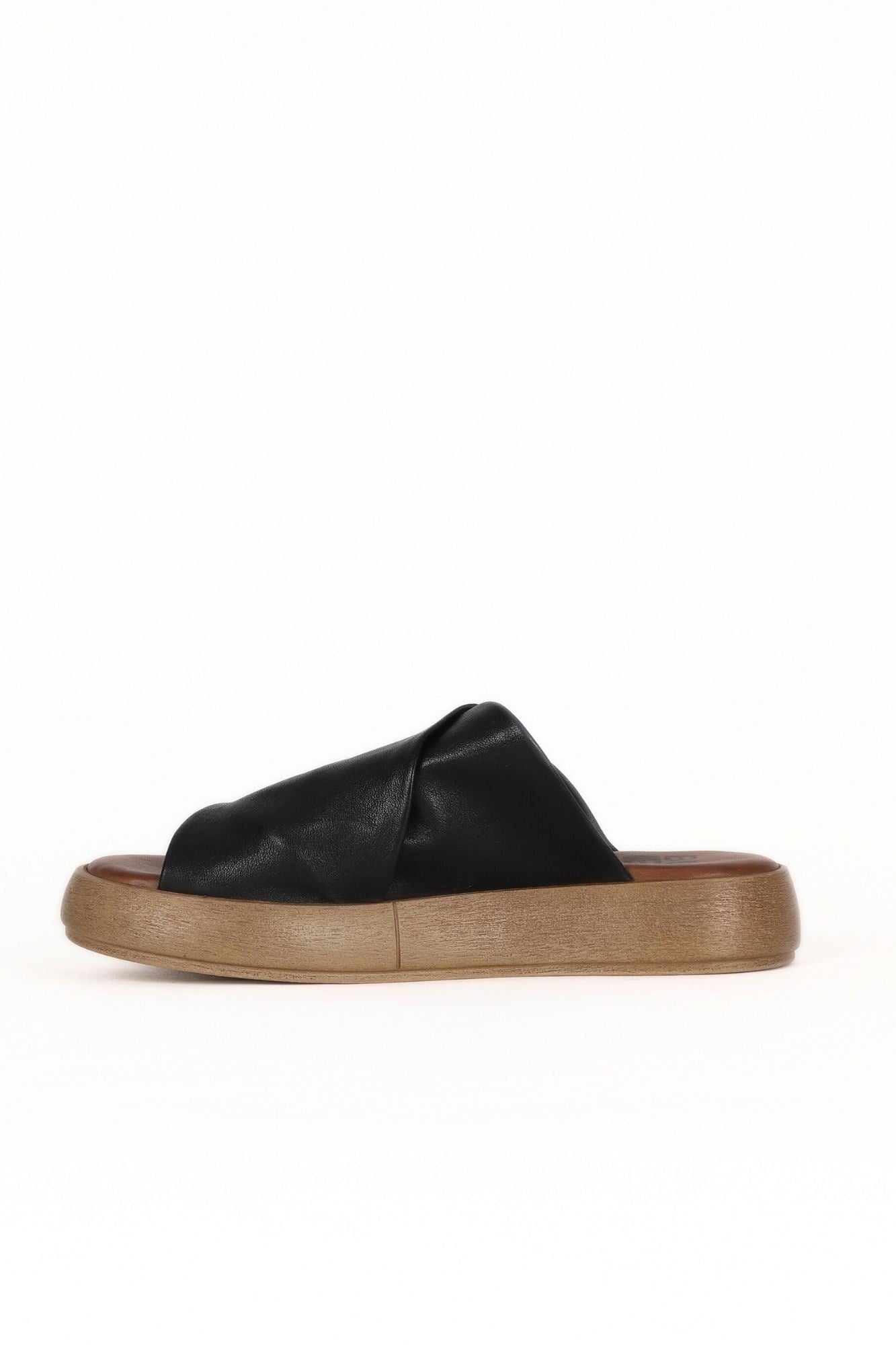 Bueno Women's Leather Flat Slipper