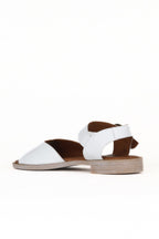 Bueno Women's Leather Flat Sandal