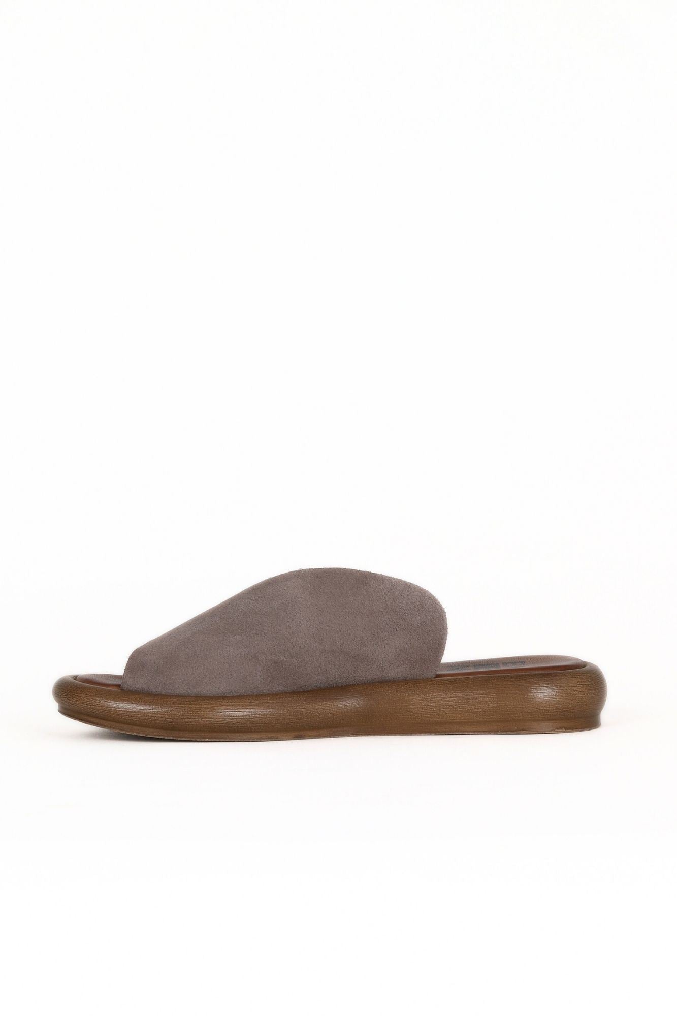 Bueno Women's Leather Flat Slipper