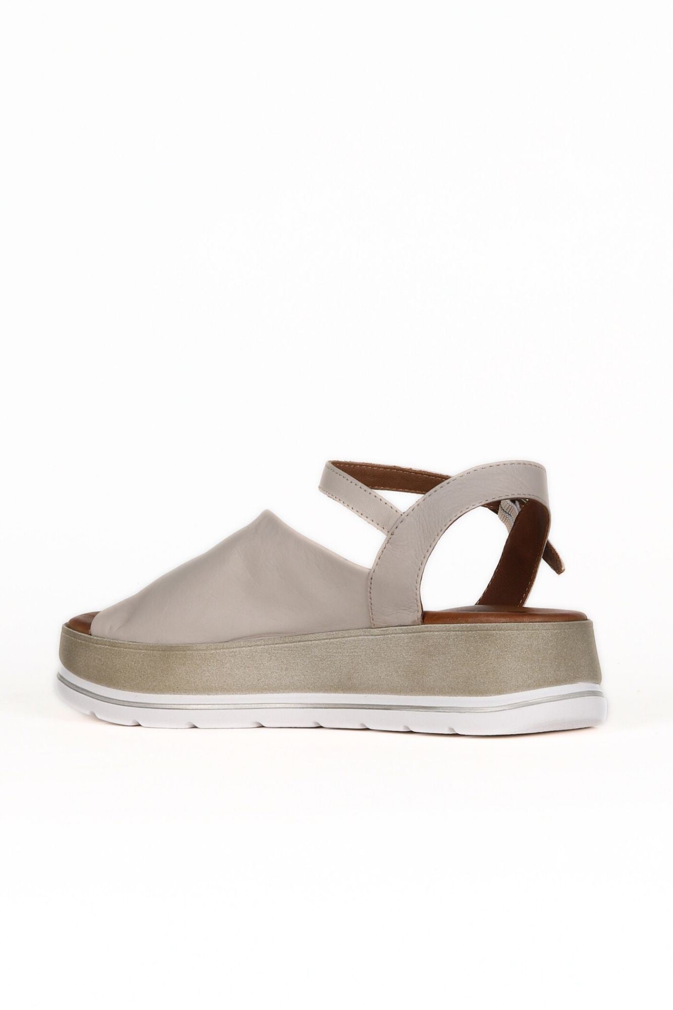 Bueno Women's Leather Flat Sandal