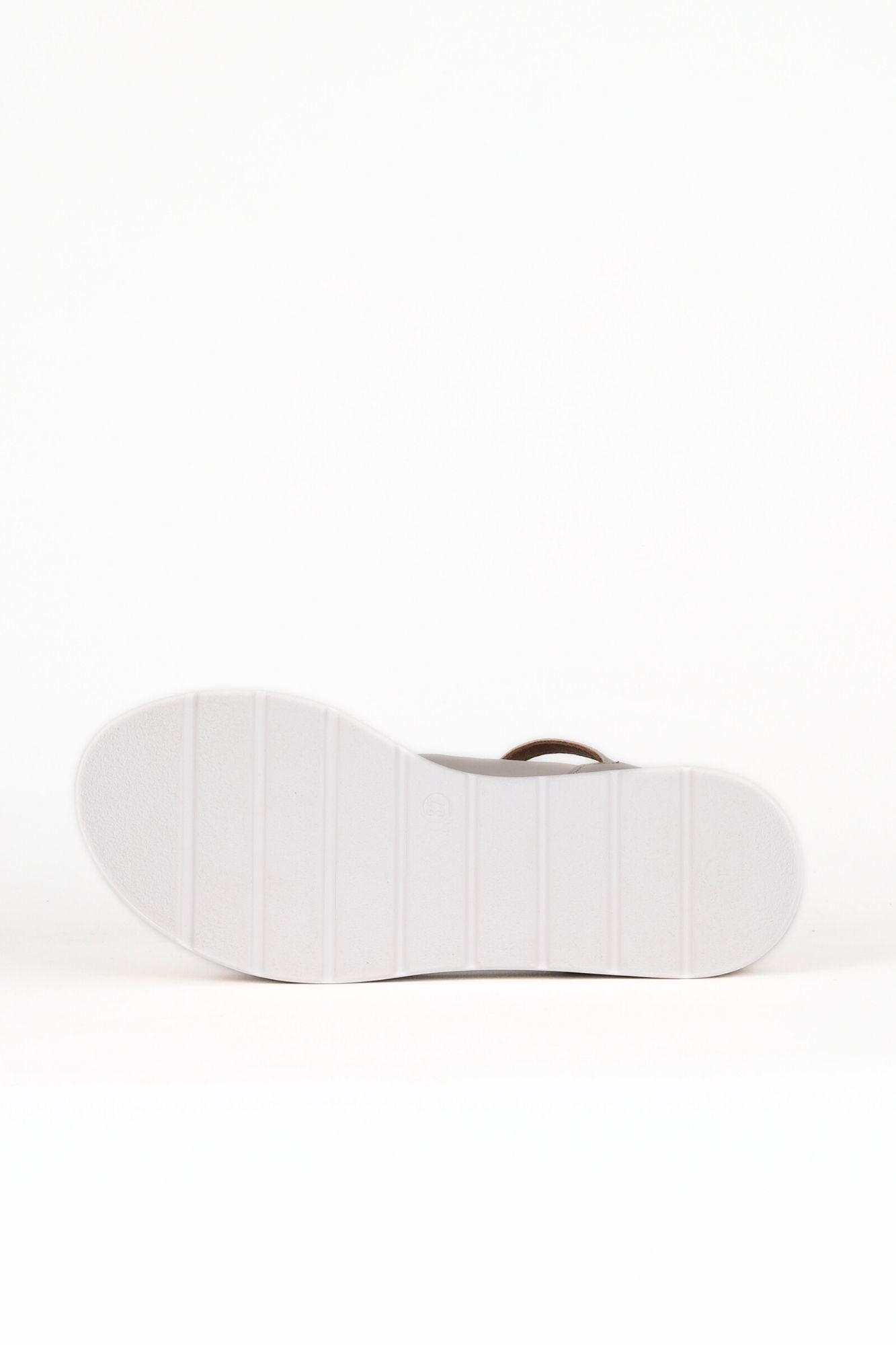 Bueno Women's Leather Flat Sandal