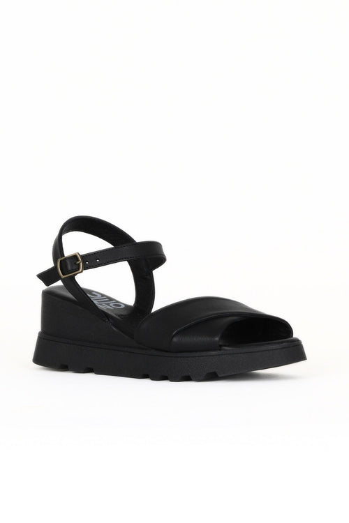 Bueno 's  in black leather
