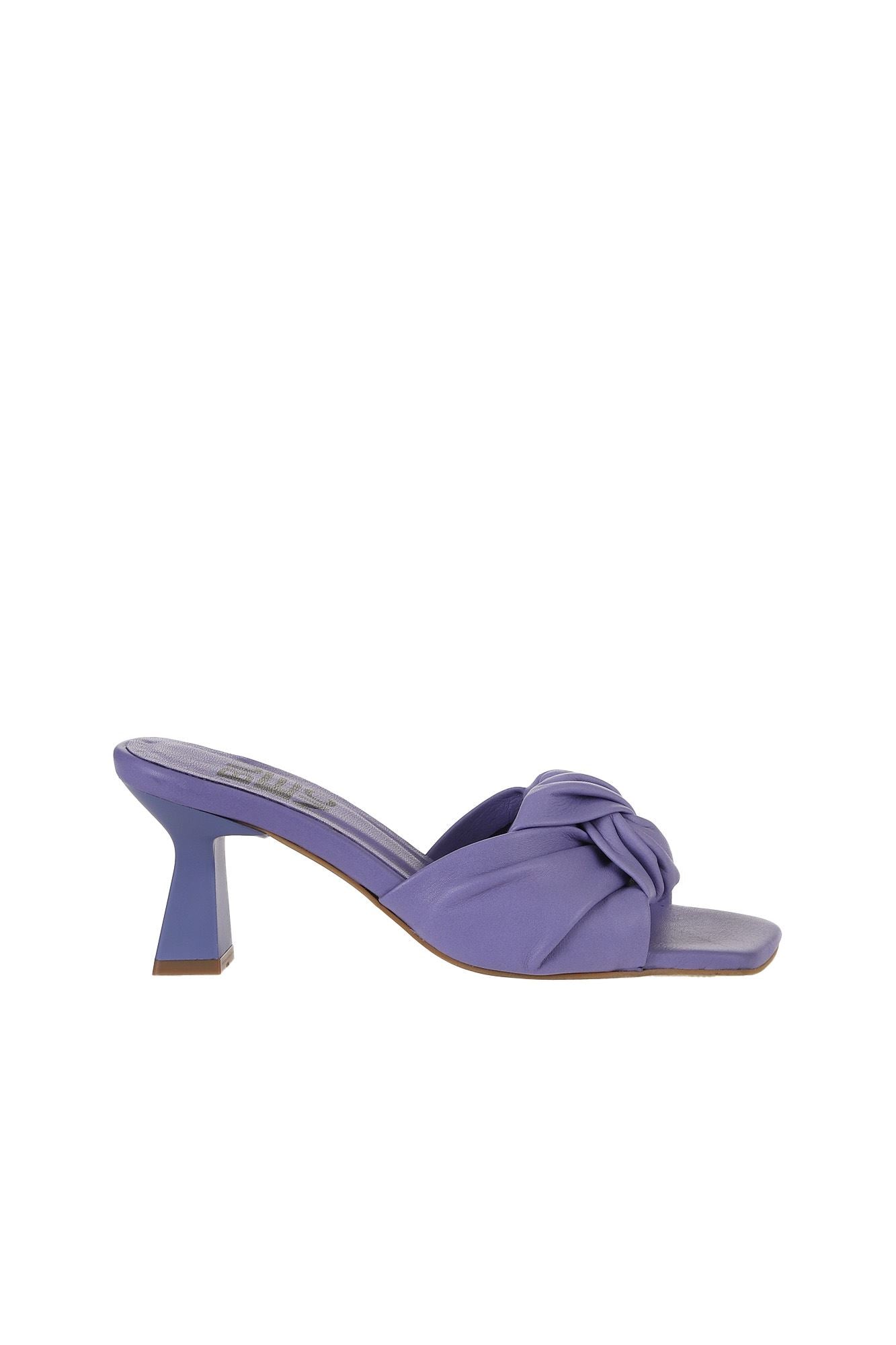 Bueno Women's Leather Heeled Slipper