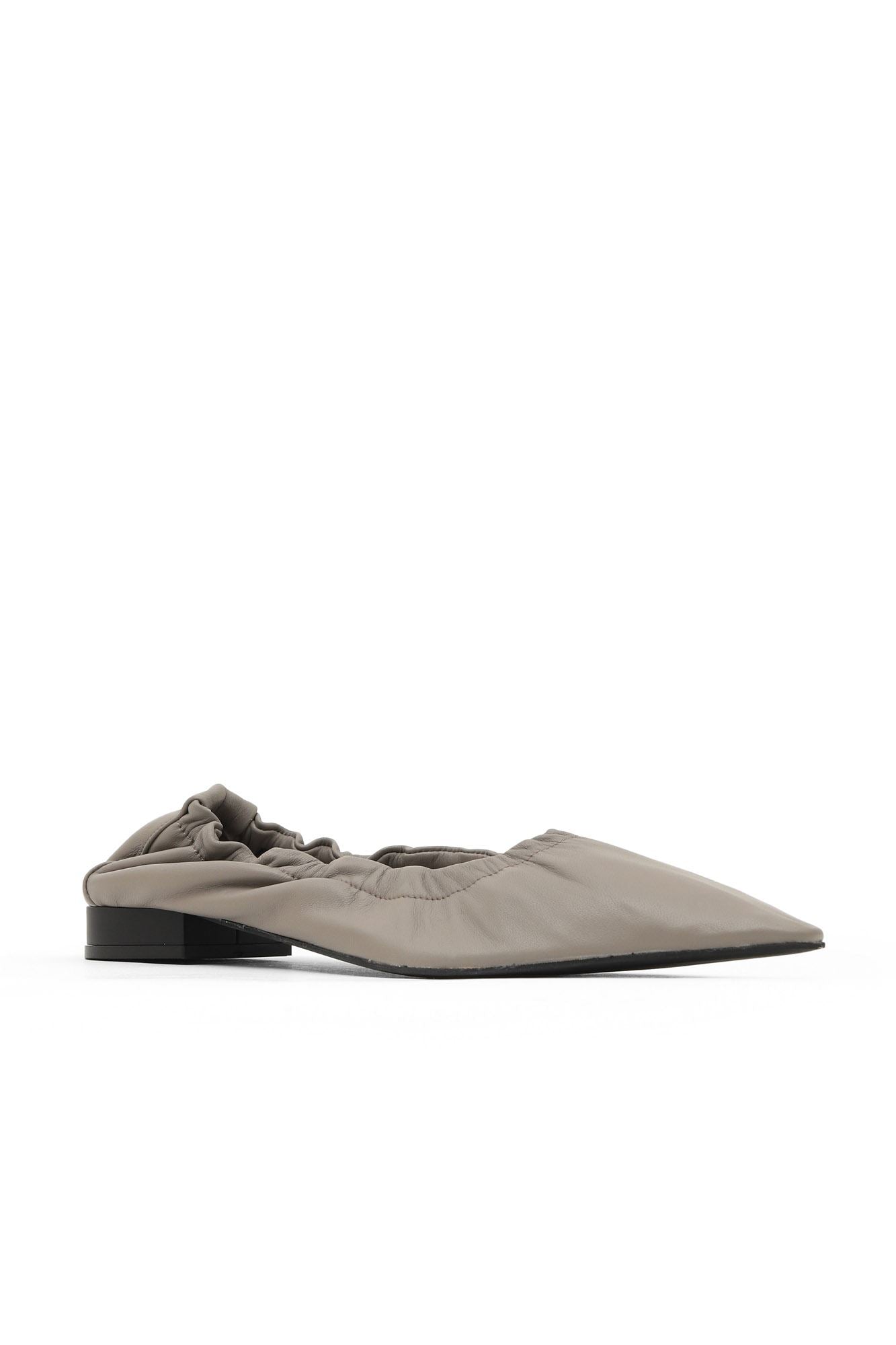 Bueno Women's Leather Ballerina