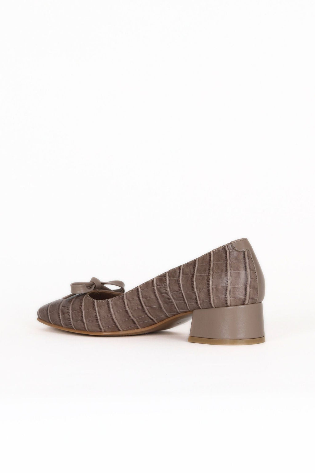 Bueno Women's Leather Low-Heel Shoe