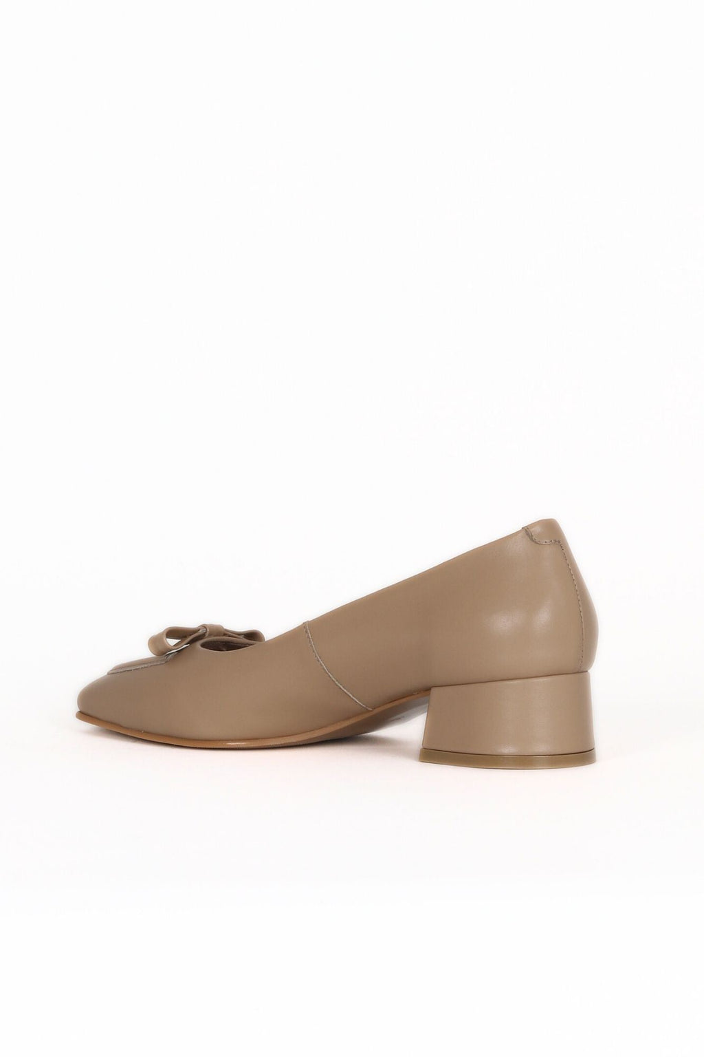 Bueno Women's Leather Low-Heel Shoe