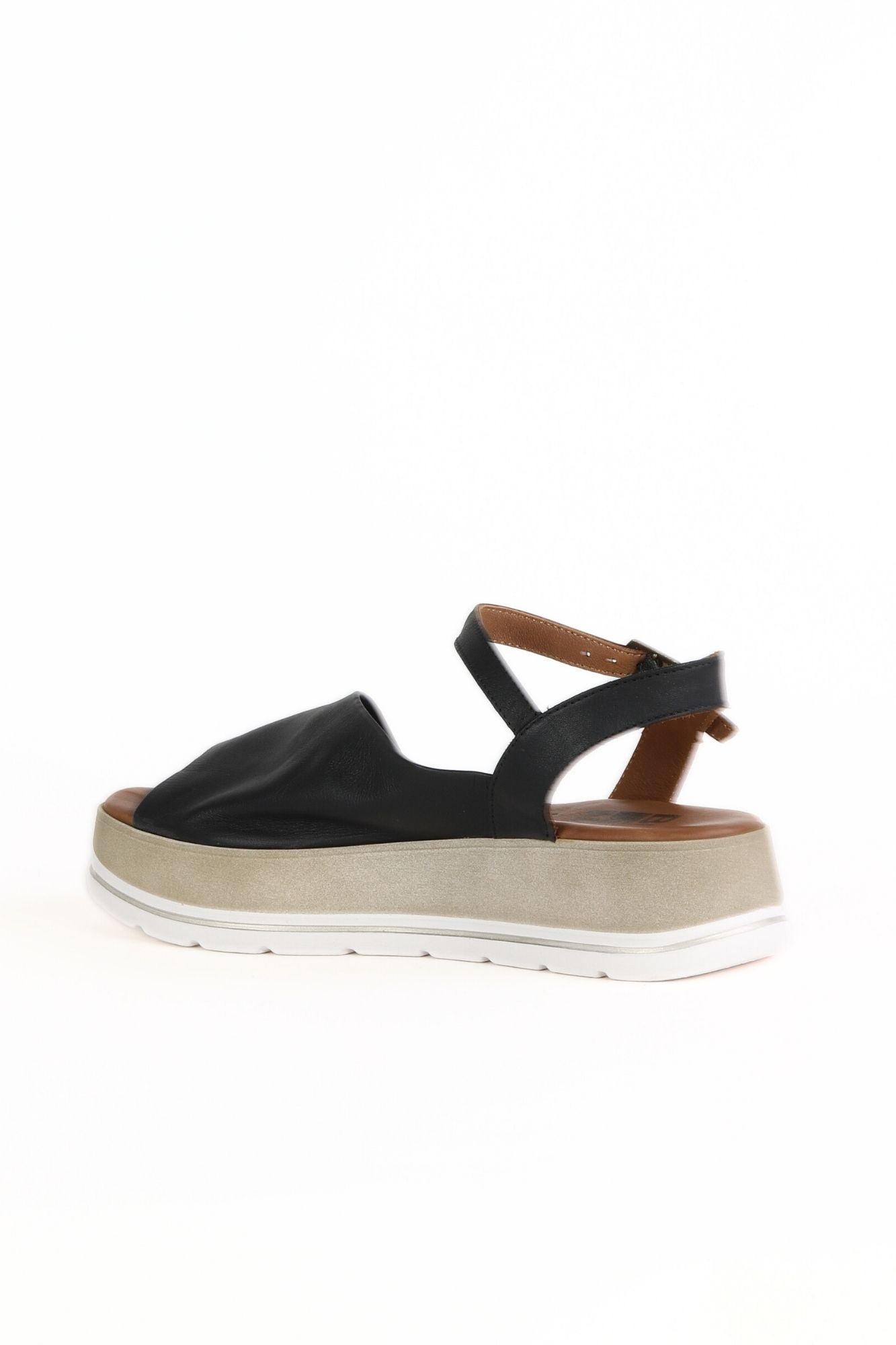 Bueno Women's Leather Flat Sandal