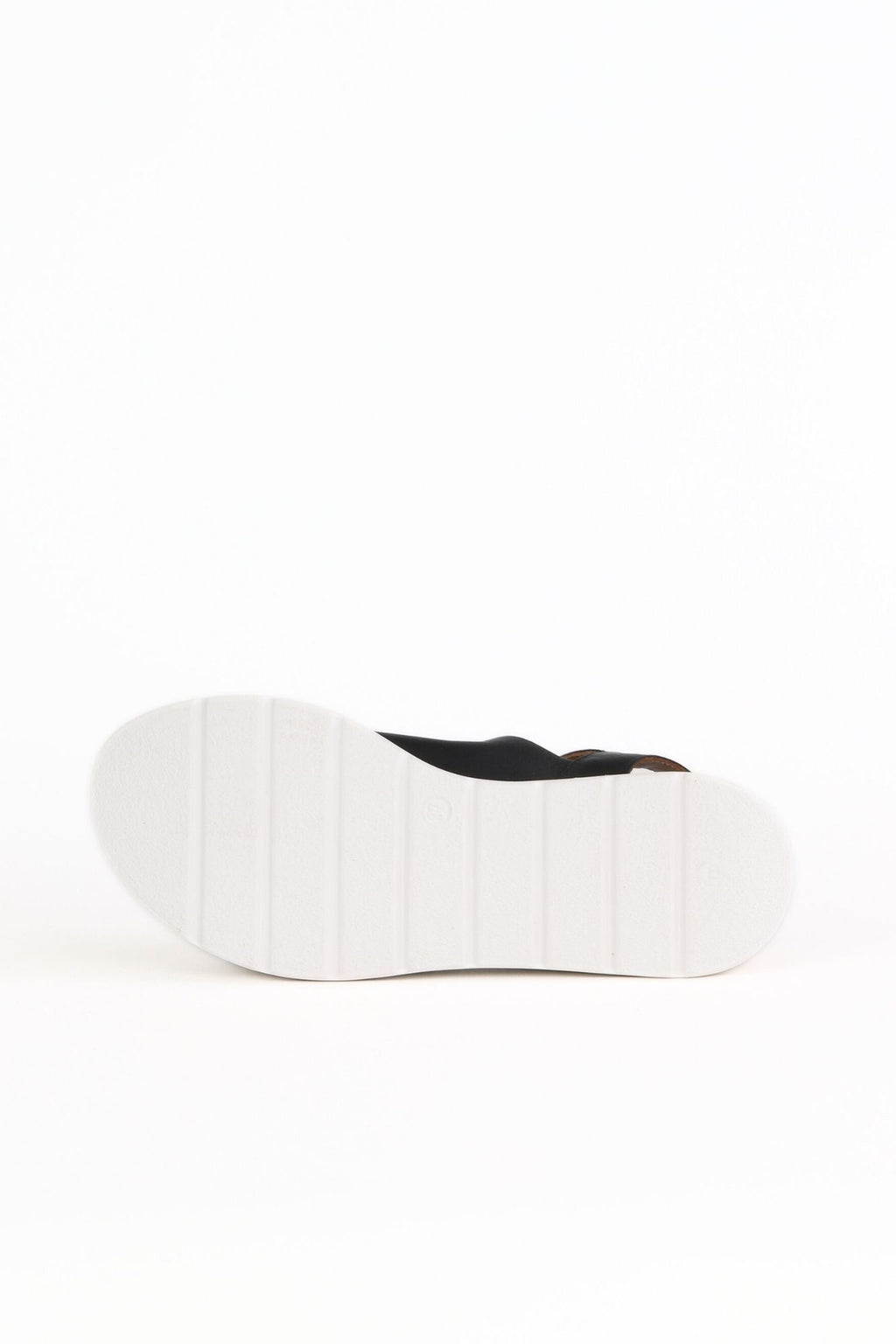 Bueno Women's Leather Flat Sandal