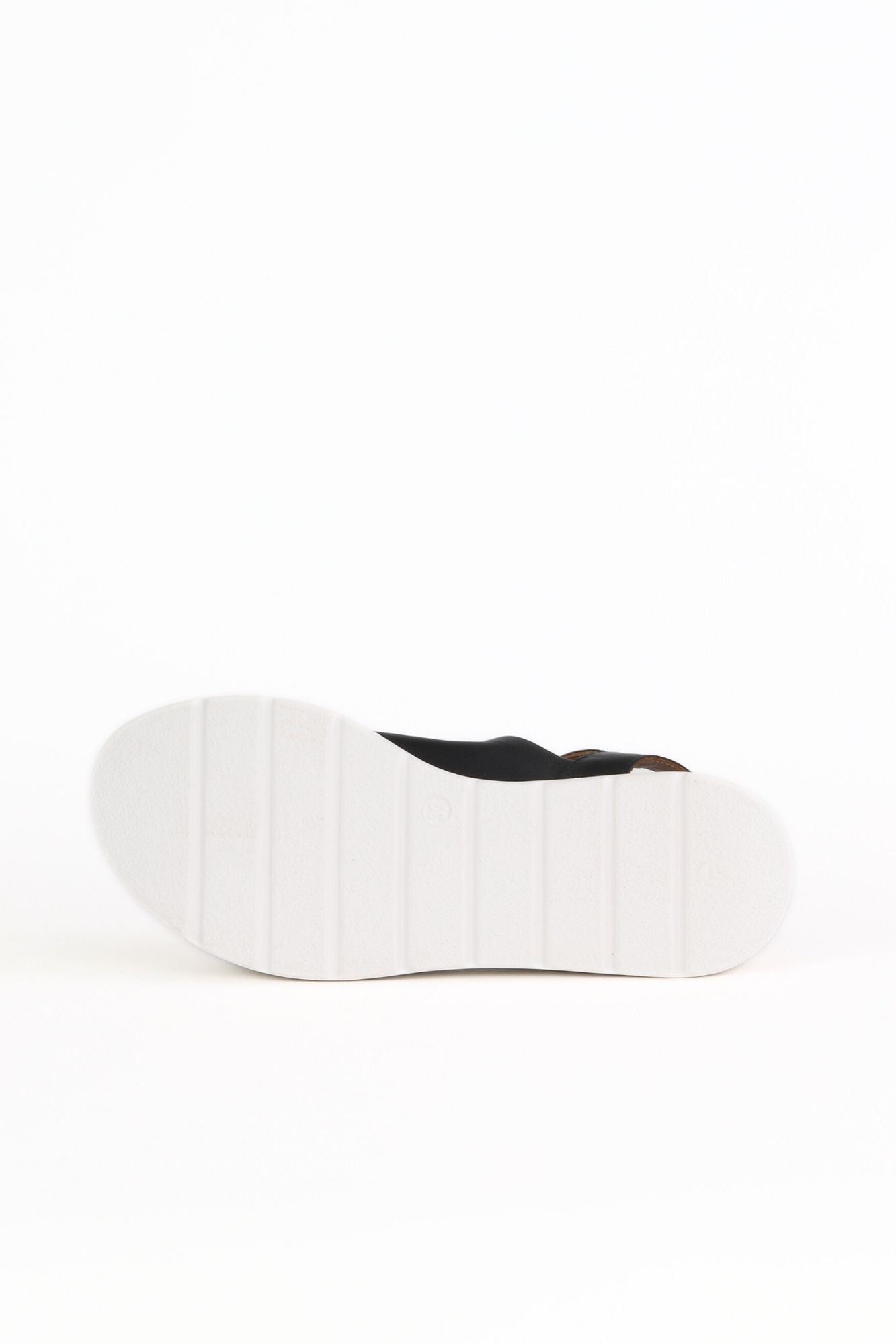 Bueno Women's Leather Flat Sandal