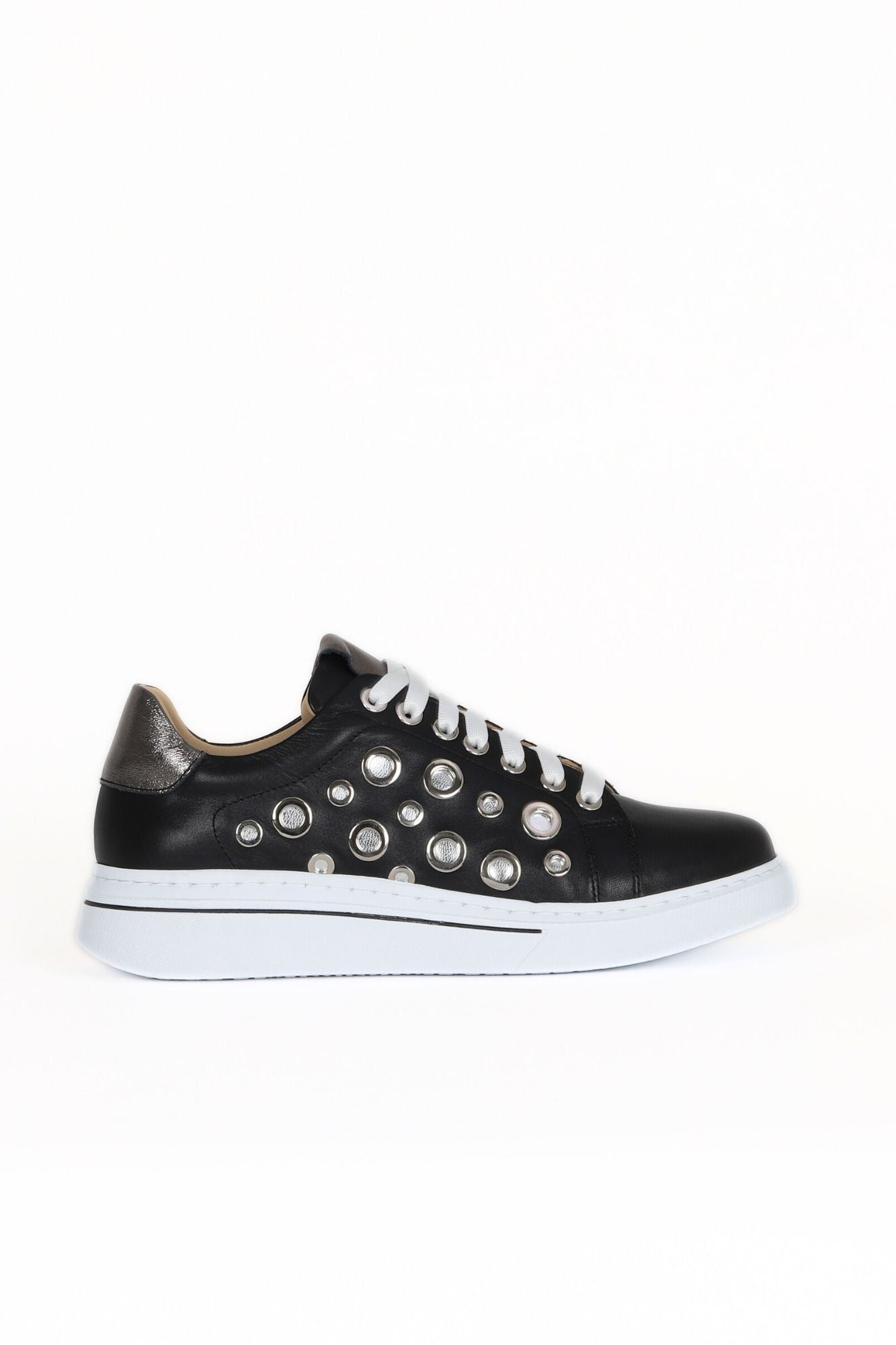Bueno Women's Leather Sneaker