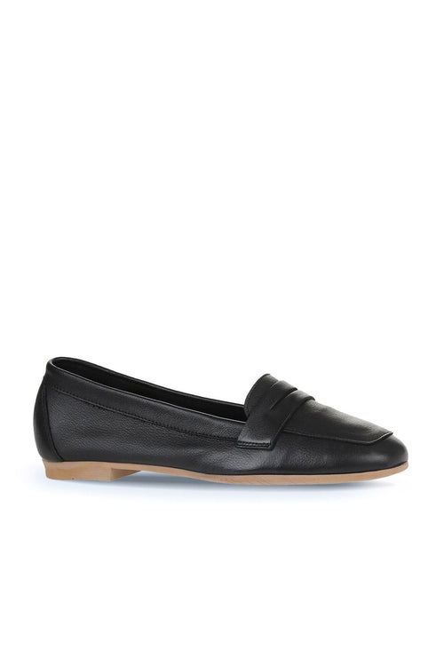 Bueno 's  in darkstone leather