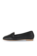 Bueno Women's Leather Ballerina