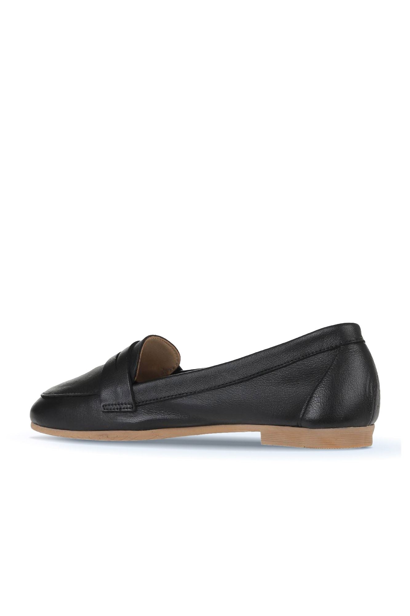 Bueno Women's Leather Ballerina