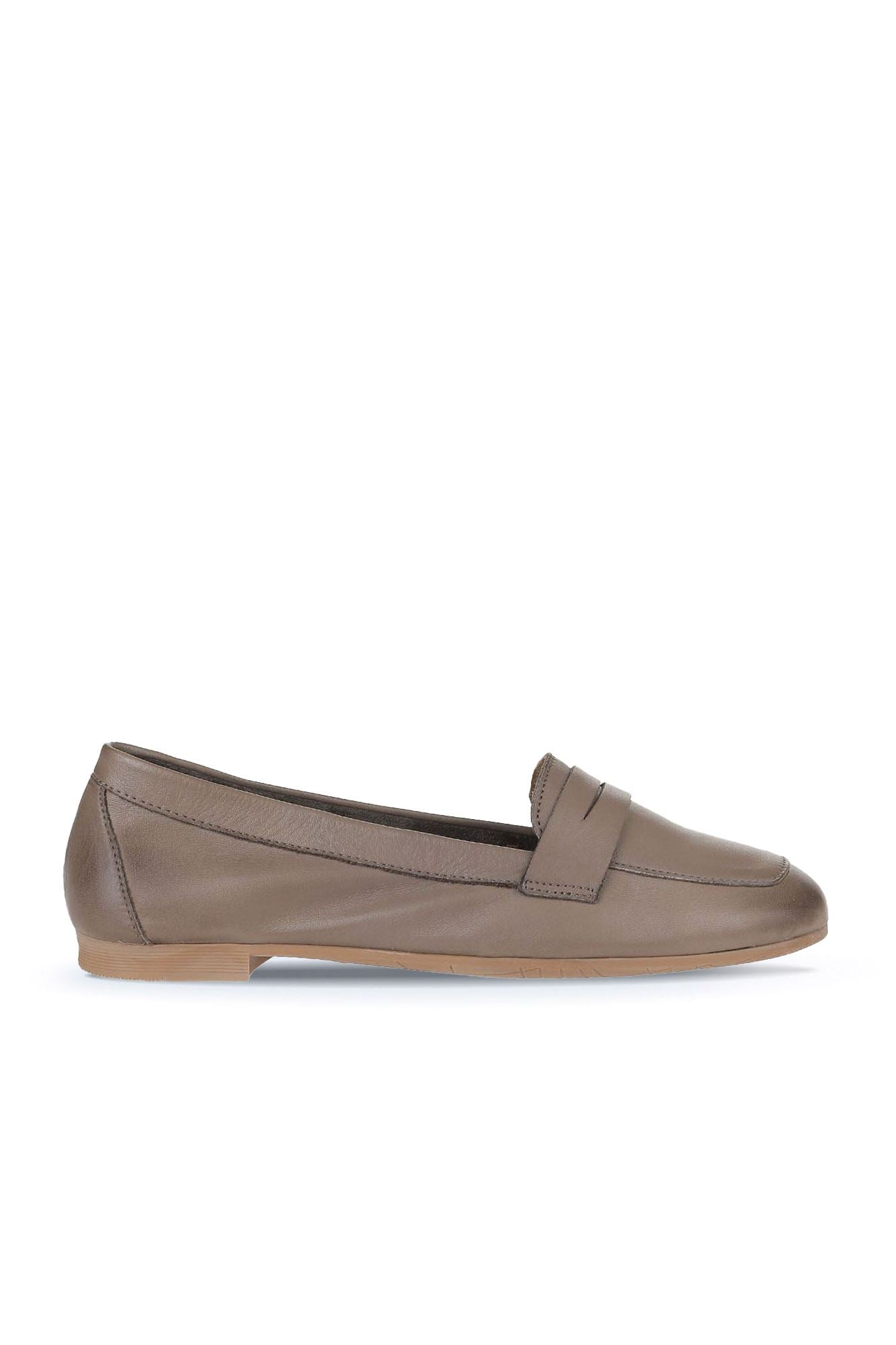Bueno Women's Leather Ballerina