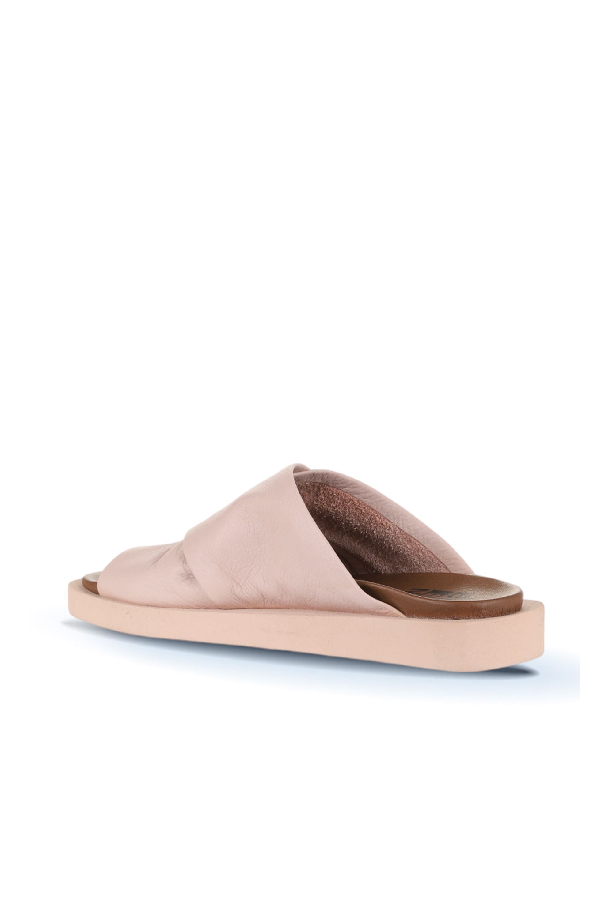 Bueno Women's Leather Flip-Flop Slipper