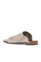 Bueno Women's Leather Flip-Flop Slipper