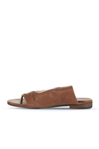 Bueno Women's Leather Flip-Flop Slipper