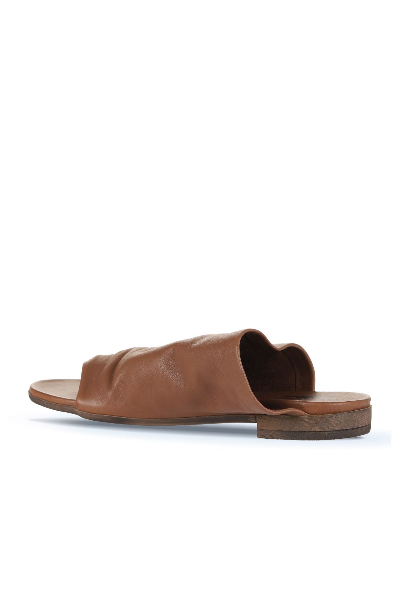 Bueno Women's Leather Flip-Flop Slipper
