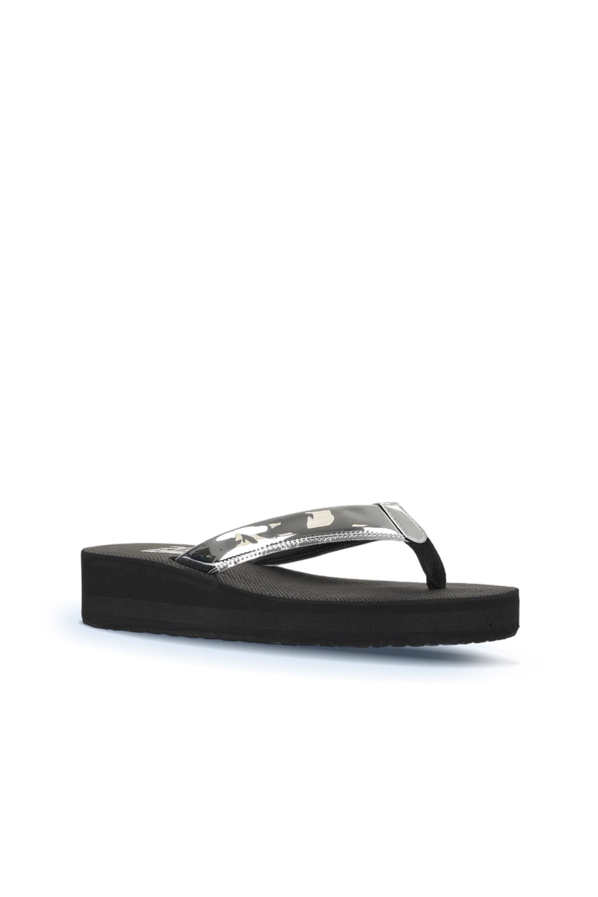 Bueno Women's Leather Flip-Flop Slipper