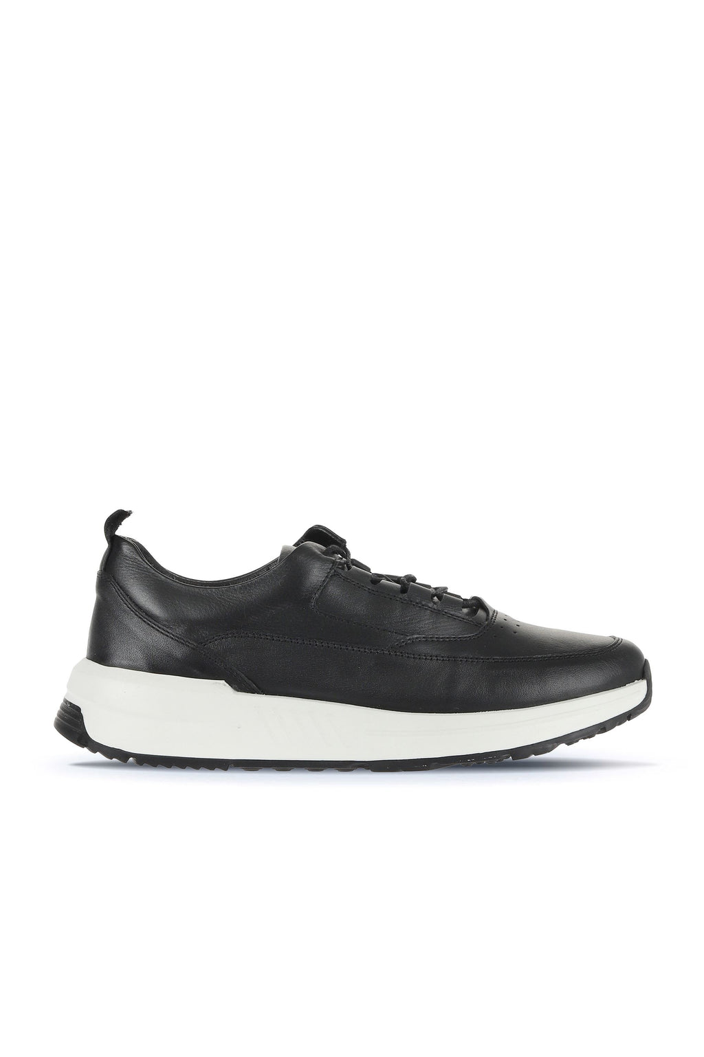 Bueno 's  in black leather