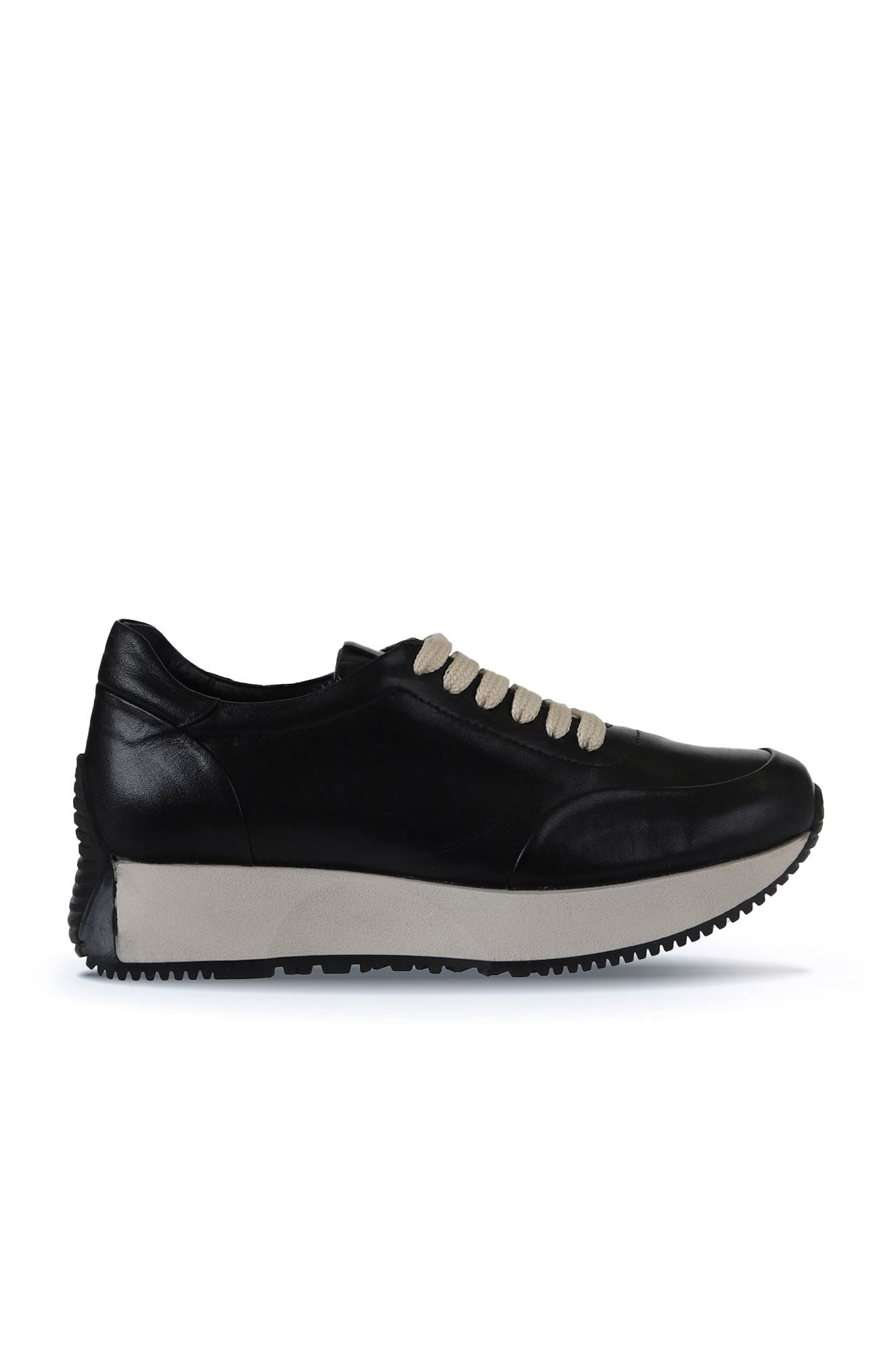 Bueno Women's Leather Sneaker