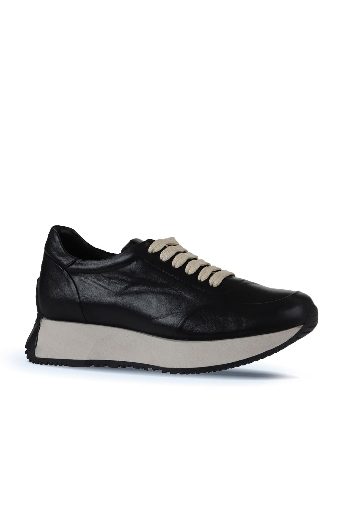 Bueno Women's Leather Sneaker