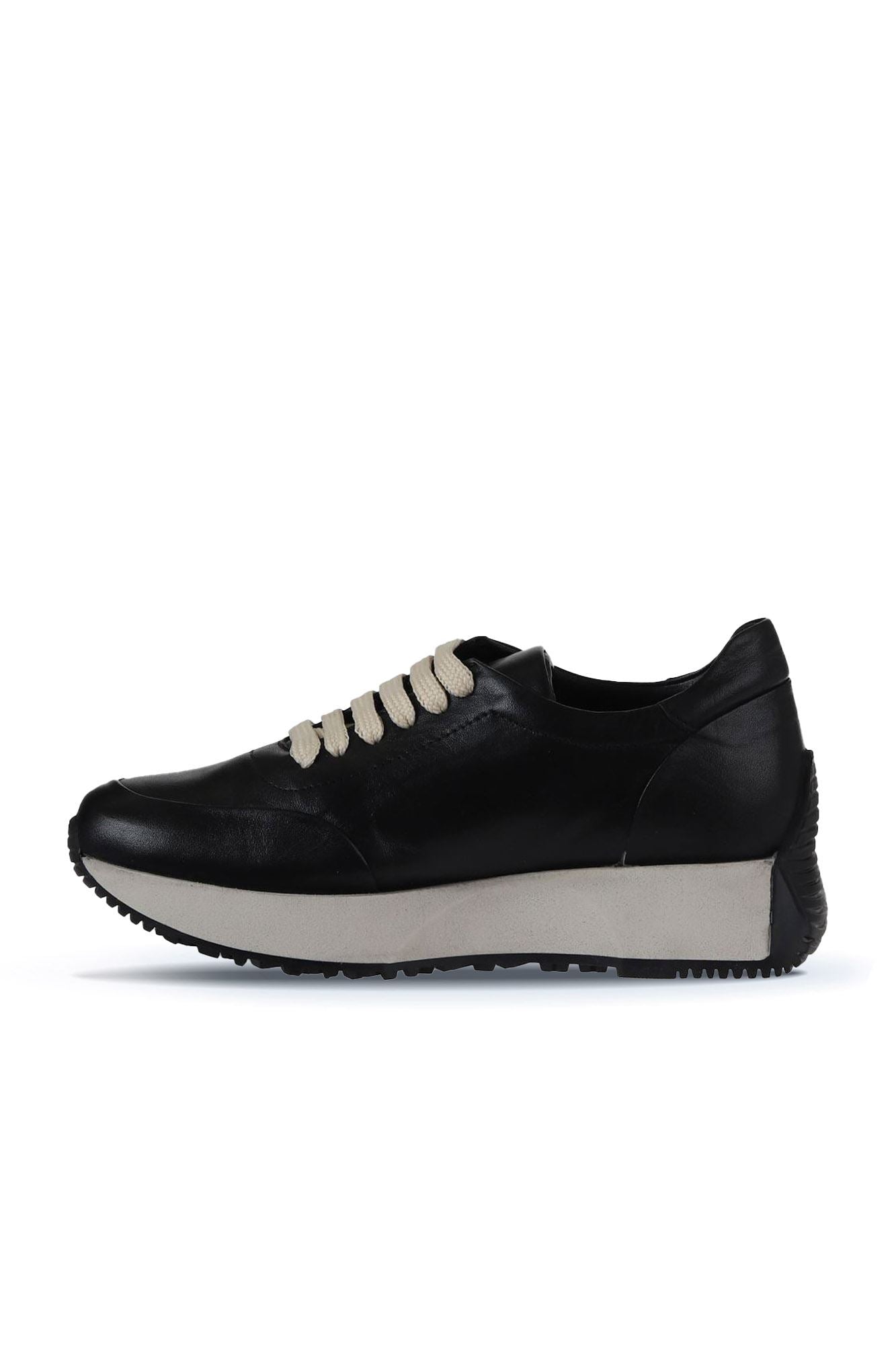 Bueno Women's Leather Sneaker
