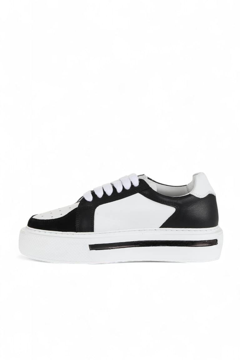 Bueno Women's Leather Sneaker