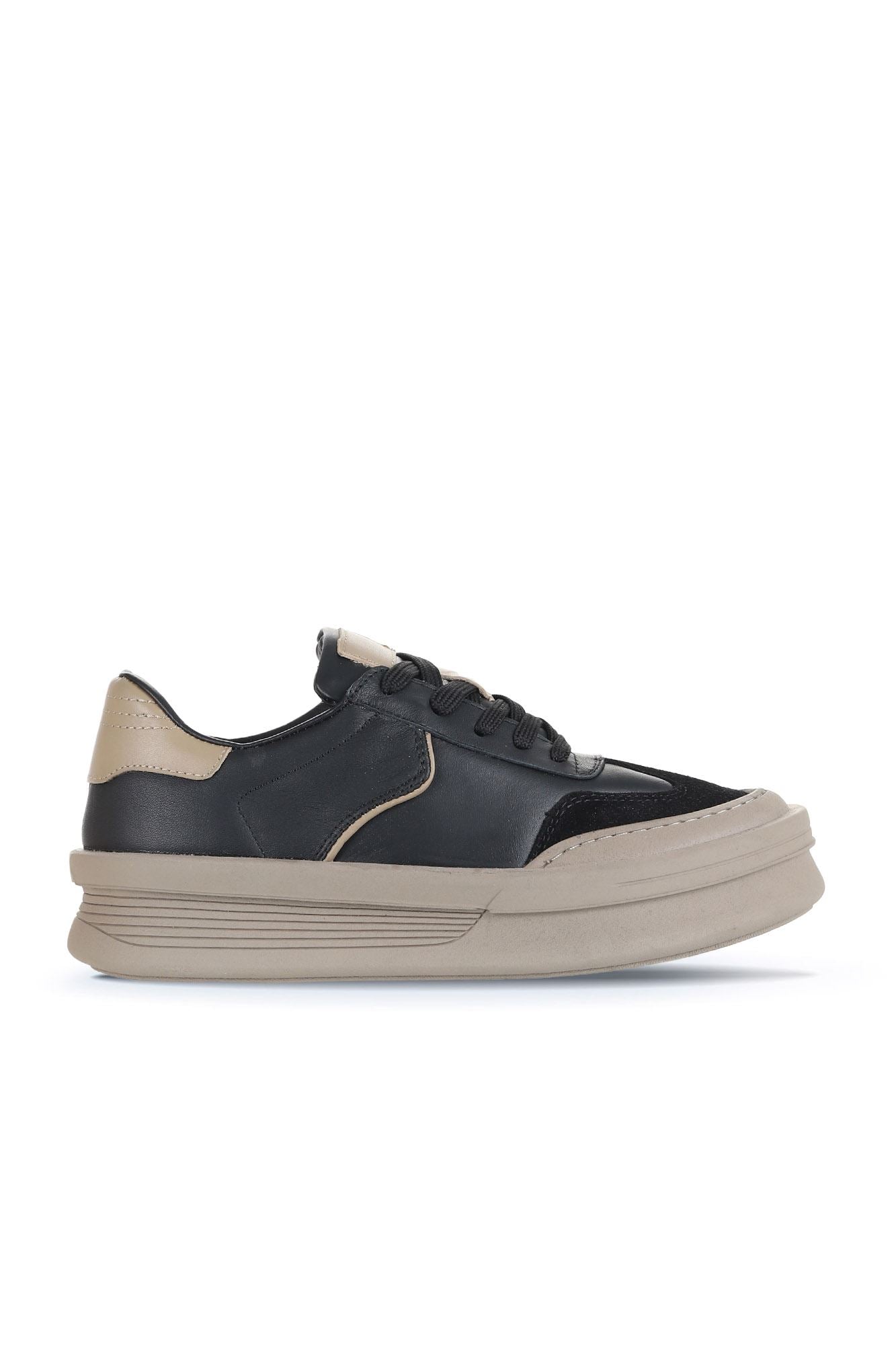 Bueno Women's Leather Sneaker