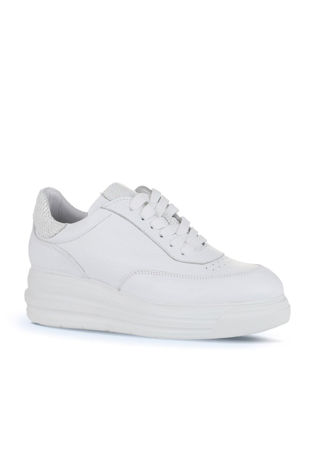 Bueno Women's Leather Sneaker