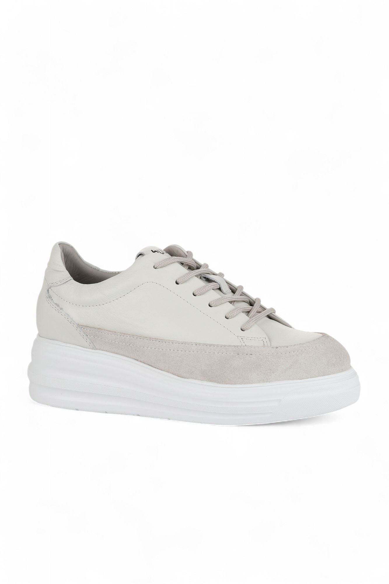 Bueno Women's Leather Sneaker