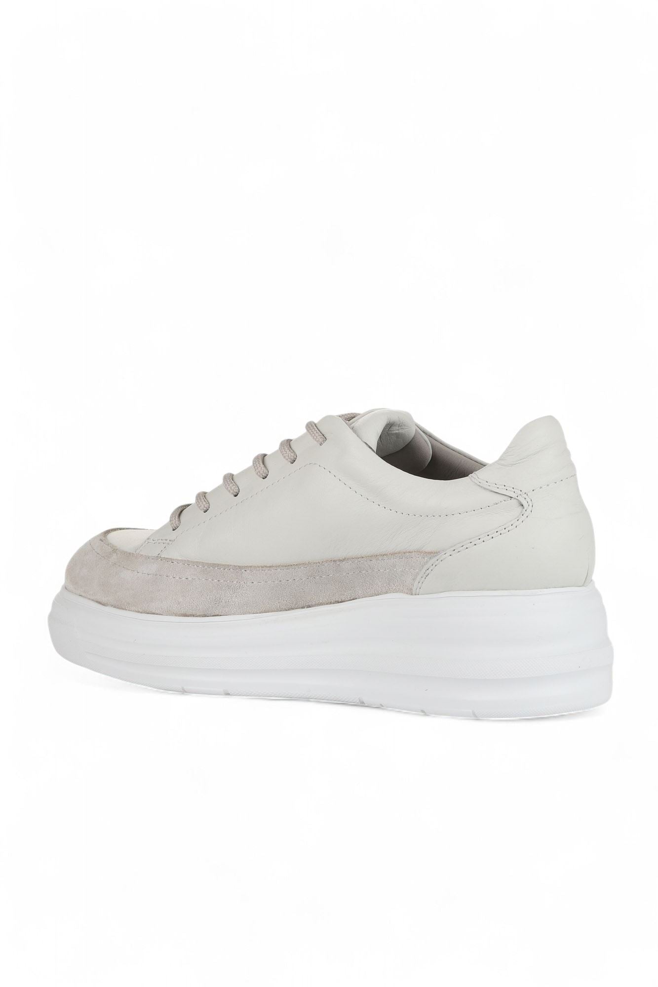 Bueno Women's Leather Sneaker