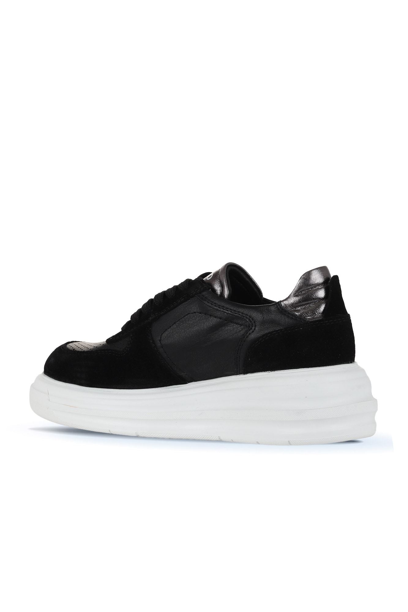 Bueno Women's Leather Sneaker
