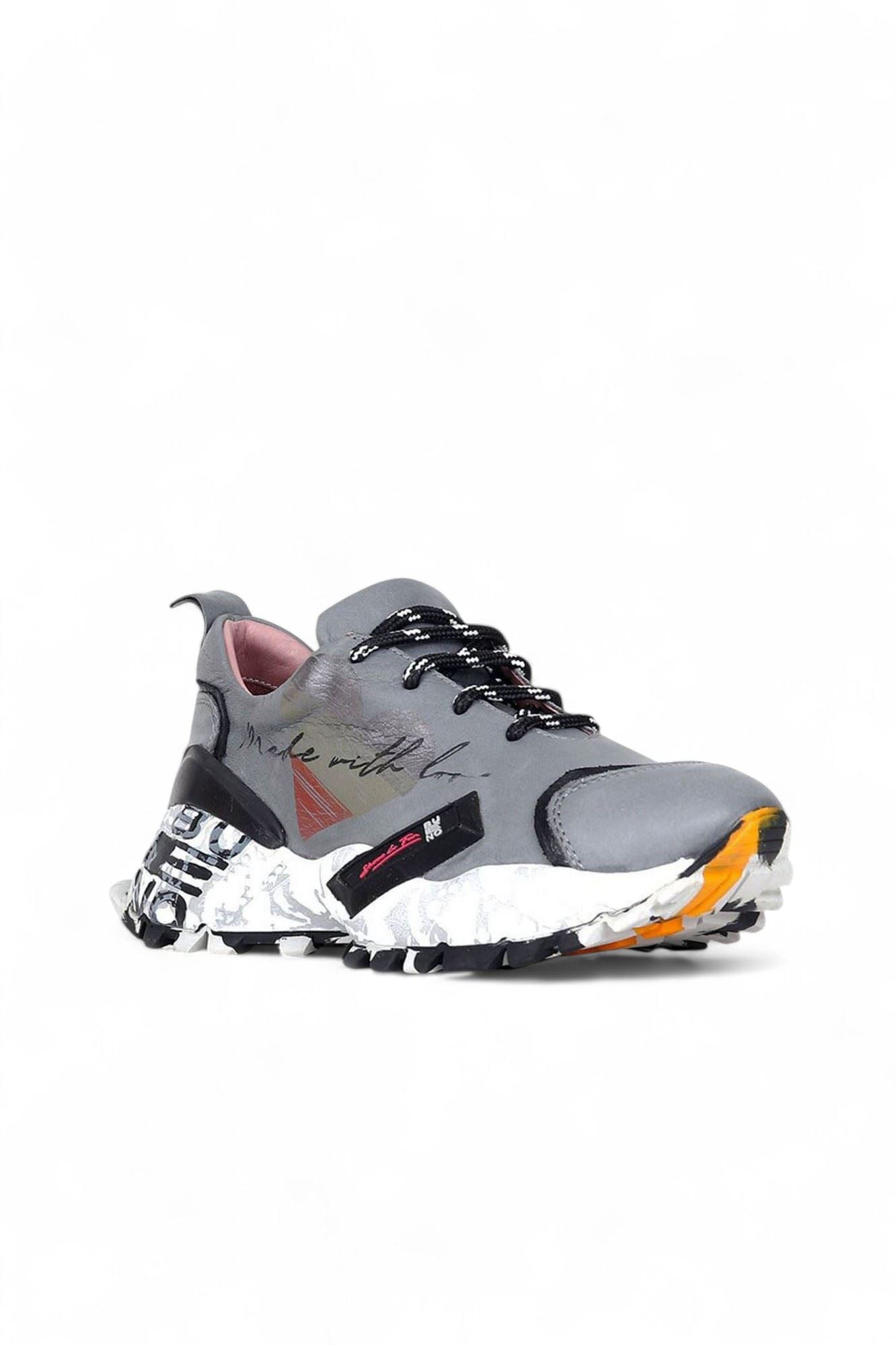 Bueno Women's Leather Sneaker