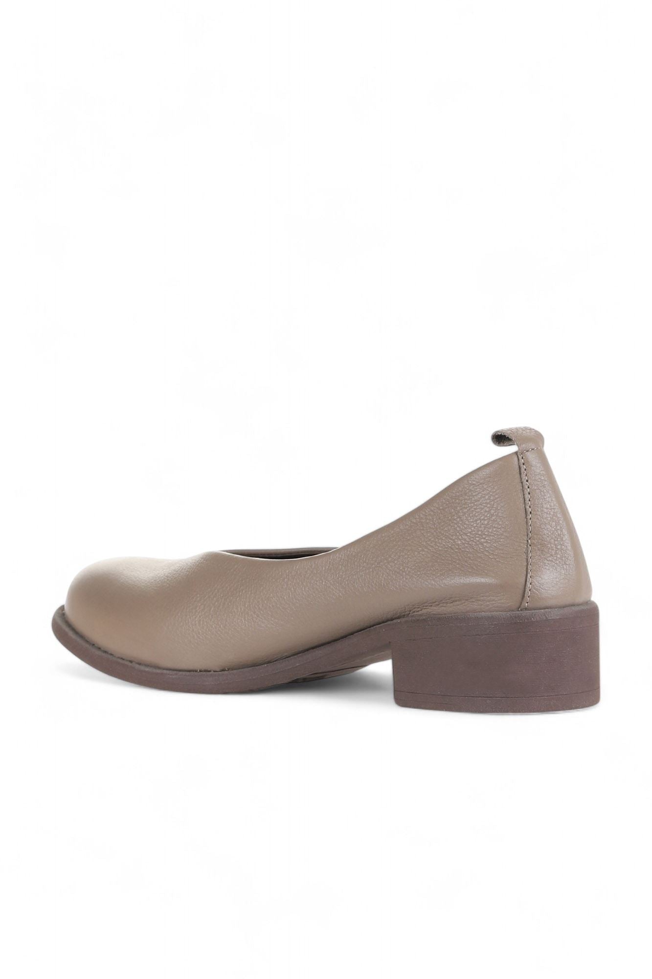 Bueno Women's Leather Low-Heel Shoe