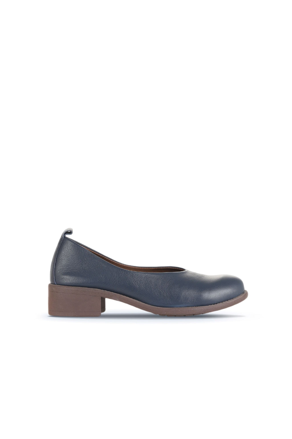Bueno 's  in darkstone leather