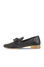 Bueno Women's Leather Low-Heel Shoe