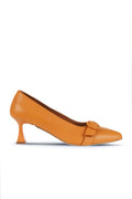 Bueno 's Kitten Heel Pumps in darkstone