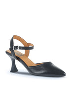 Bueno Women's Leather Heeled Shoe