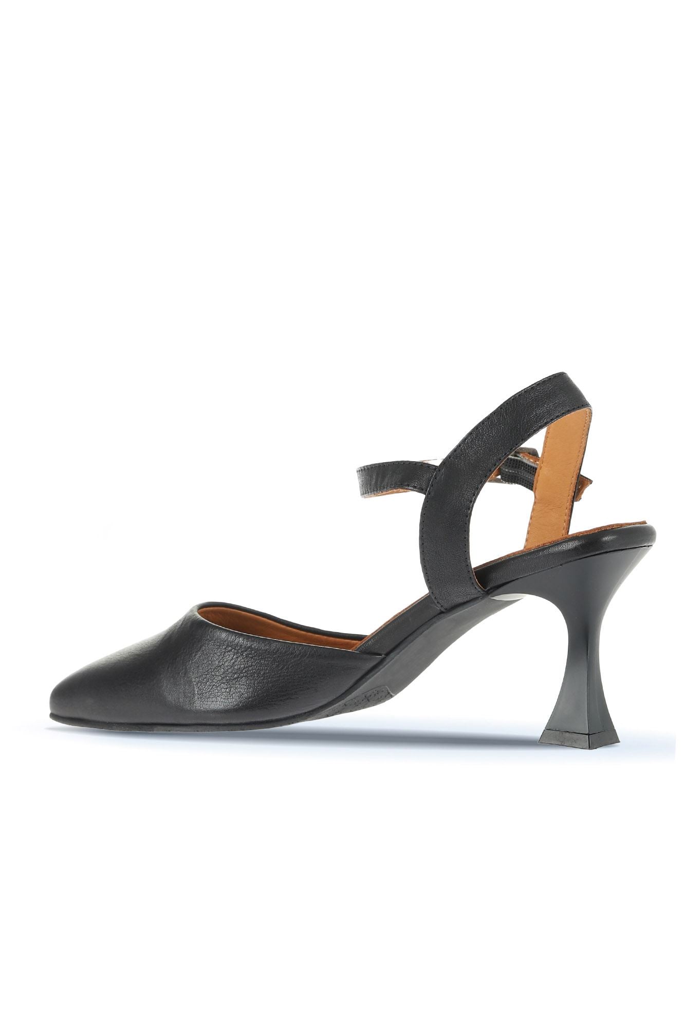 Bueno Women's Leather Heeled Shoe