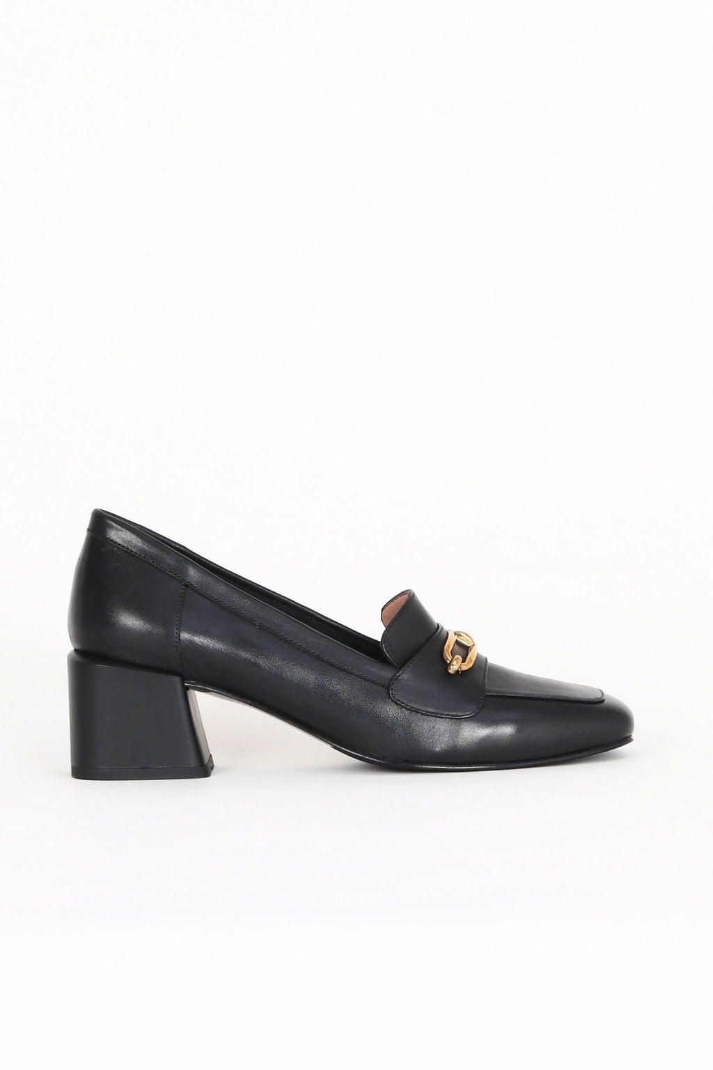 Bueno 's  in black leather