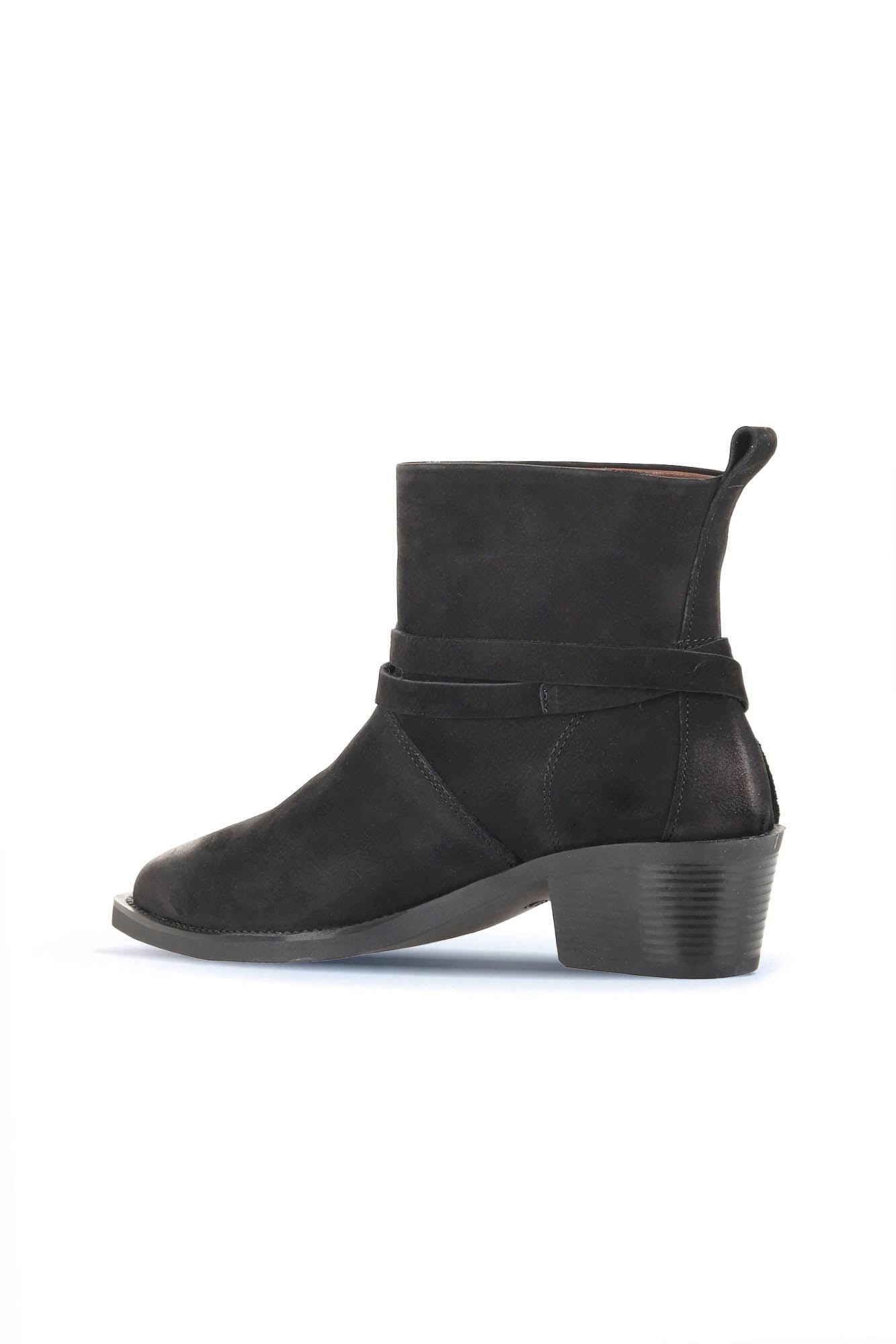 Bueno Women's Leather Heeled Boot