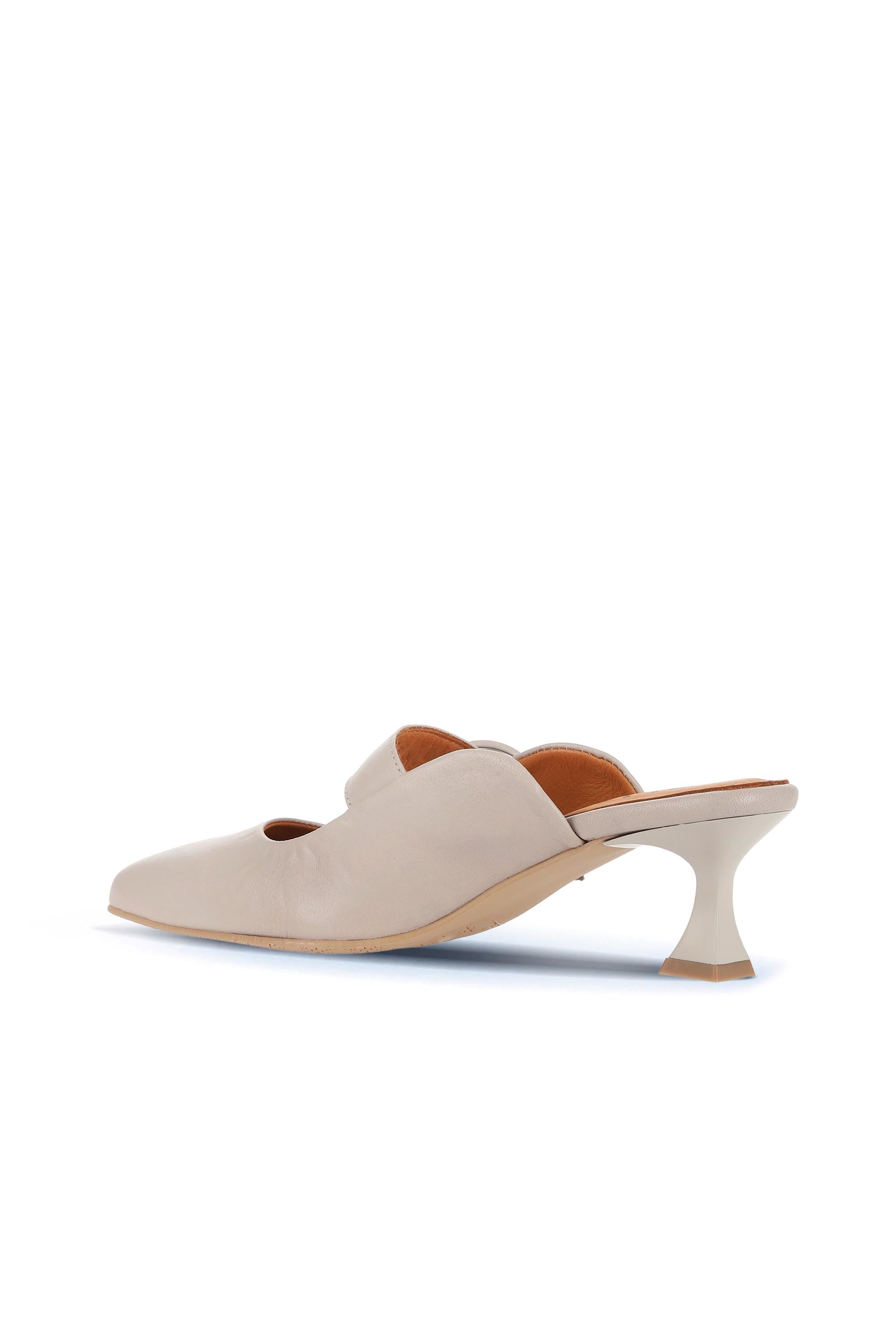 Bueno Women's Leather Heeled Slipper