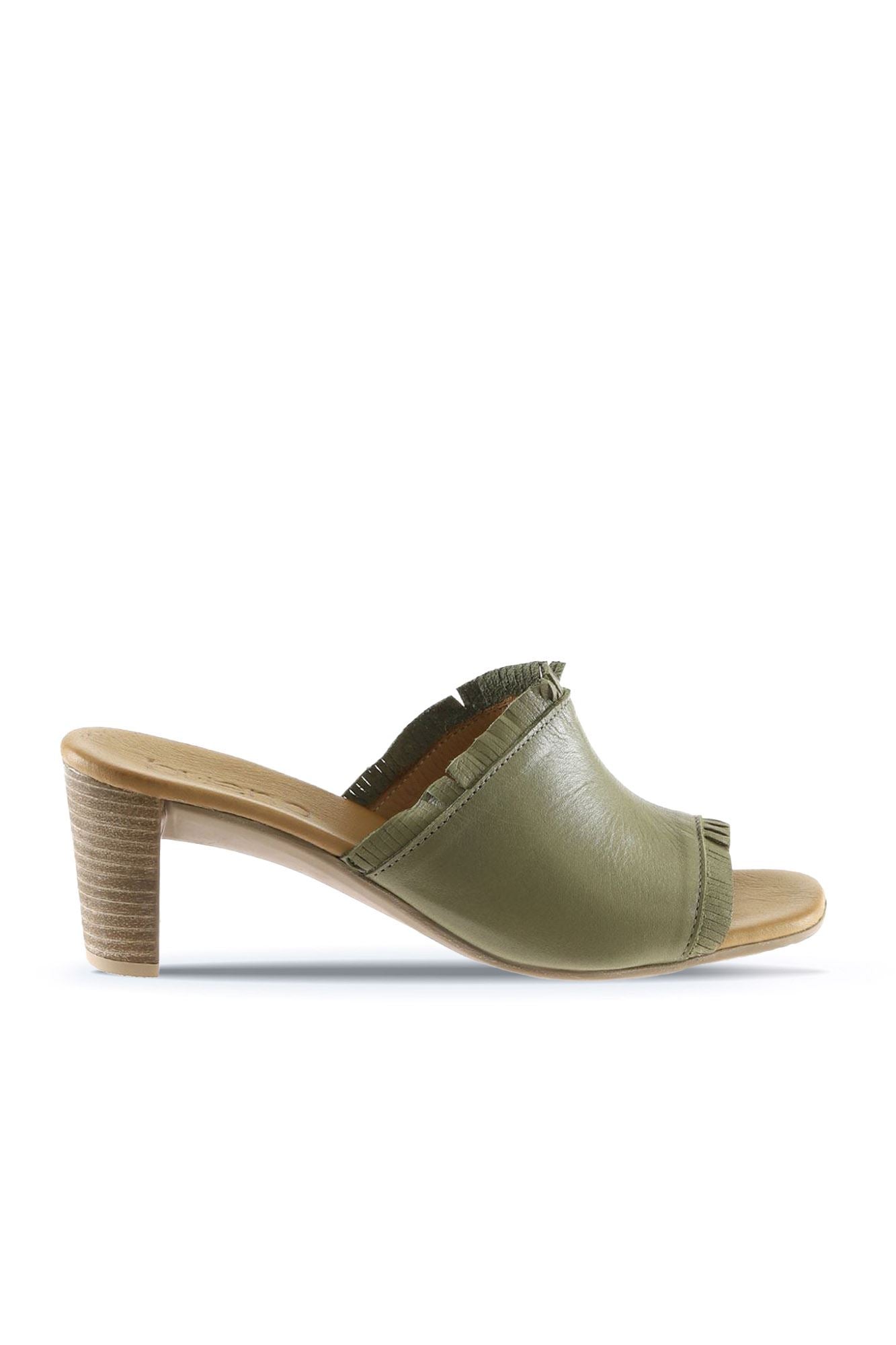 Bueno Women's Leather Heeled Slipper